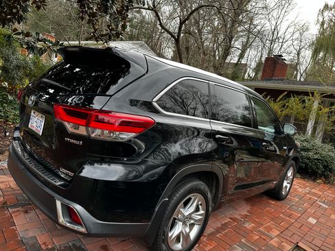 Used 2017 Toyota Highlander Limited Platinum AWD/4WD image 5