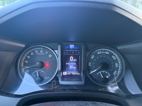 Used 2019 Toyota Tacoma TRD Off-Road AWD/4WD image 28