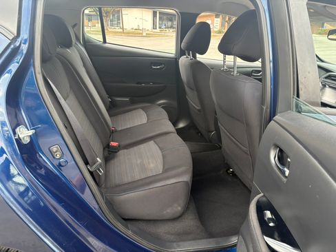 Used 2018 Nissan Leaf SV w/ SV Technology Package image 13