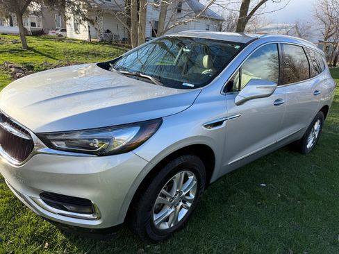 Used 2020 Buick Enclave Essence image 5