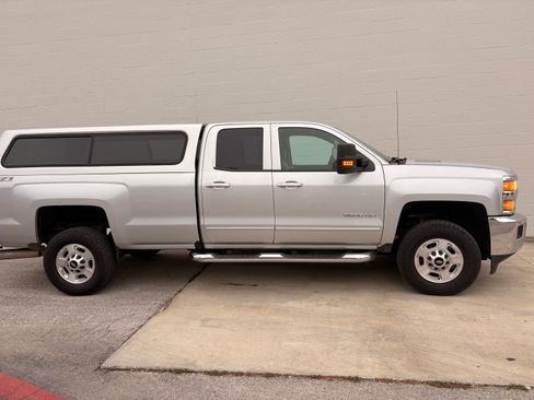 Used 2016 Chevrolet Silverado 2500 LT w/ LT Convenience Package image 4