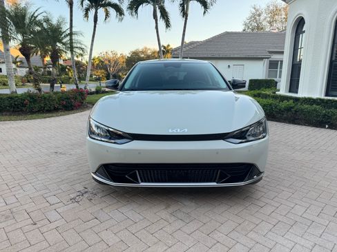 Used 2022 Kia EV6 Wind image 4