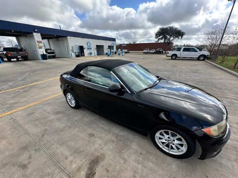 Used 2011 BMW 128i Convertible image 2