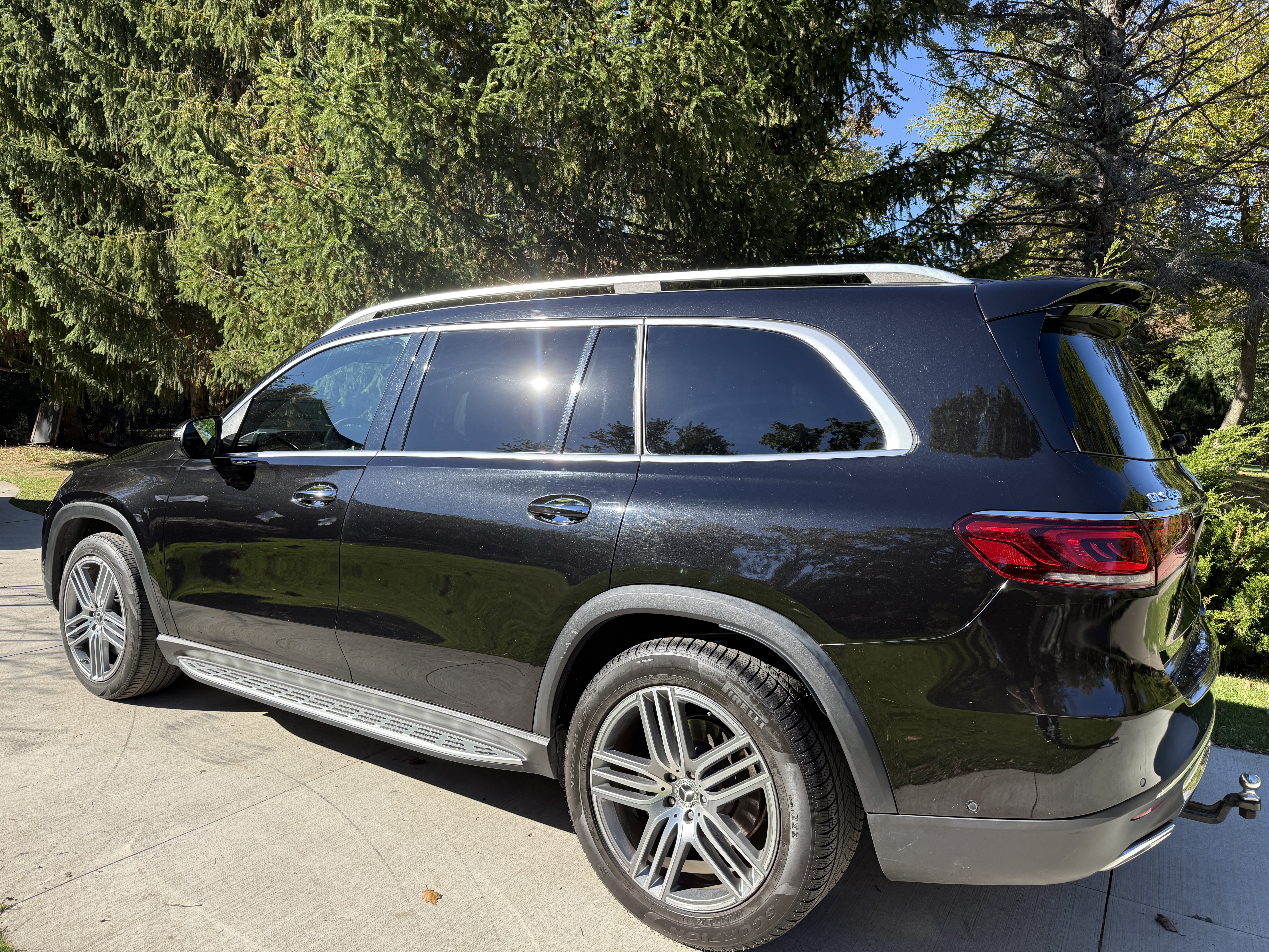 Used 2020 Mercedes-Benz GLS 450 4MATIC image 4