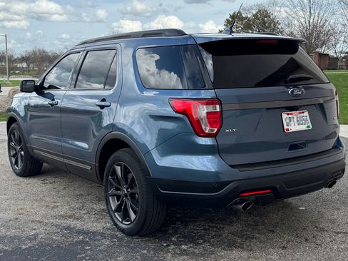 Used 2018 Ford Explorer XLT w/ Equipment Group 202A image 5