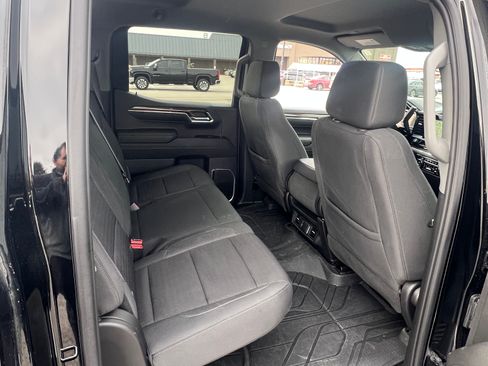 Used 2023 Chevrolet Silverado 1500 LT w/ Convenience Package II image 14