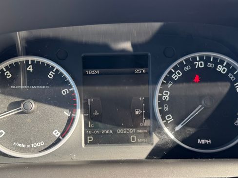 Used 2010 Land Rover Range Rover Sport Supercharged image 10