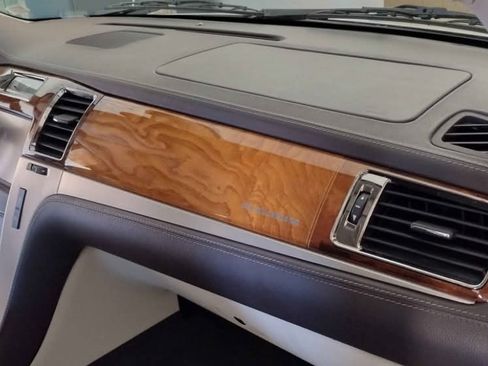 Used 2013 Cadillac Escalade Platinum image 6