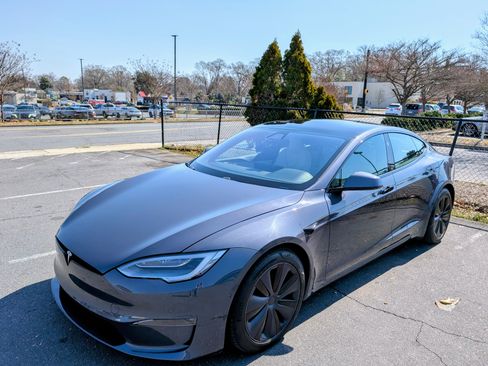 Used 2022 Tesla Model S Plaid image 9