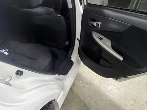 Used 2012 Toyota Corolla S image 13