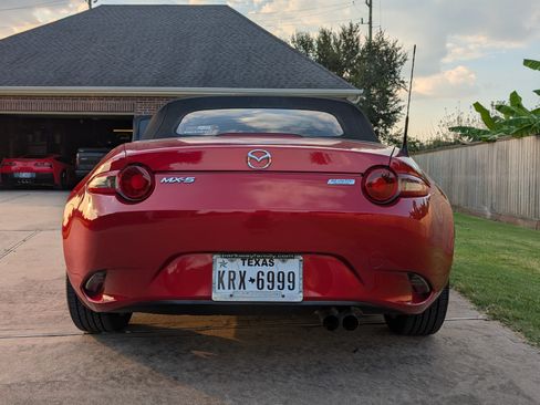 Used 2017 MAZDA MX-5 Miata Sport image 17