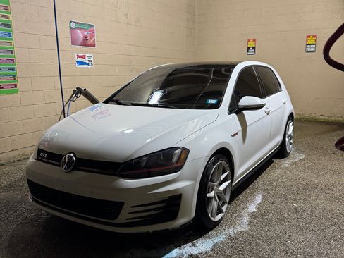 Used 2015 Volkswagen GTI SE image 14