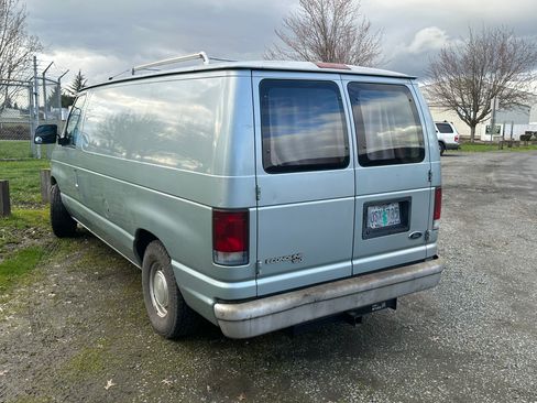 Used 1995 Ford E-150 and Econoline 150 image 2