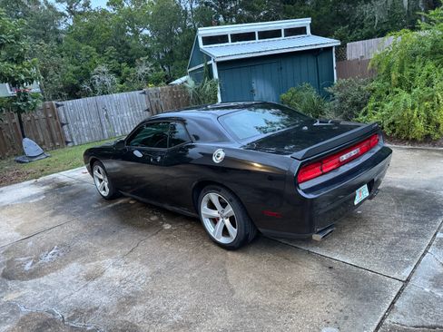 Used 2010 Dodge Challenger SRT8 w/ SRT Option Group II image 11