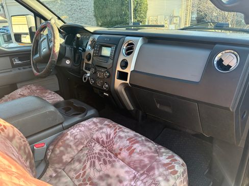 Used 2014 Ford F150 XLT w/ Equipment Group 302A Luxury image 8