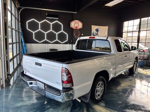 Used 2015 Toyota Tacoma 2WD Access Cab w/ SR5 Package image 8