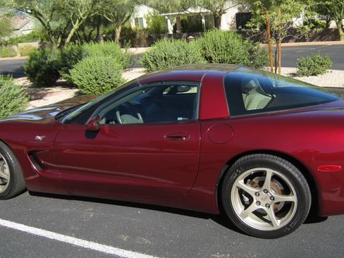 Used 2003 Chevrolet Corvette Coupe w/ Preferred Equipment Group image 10
