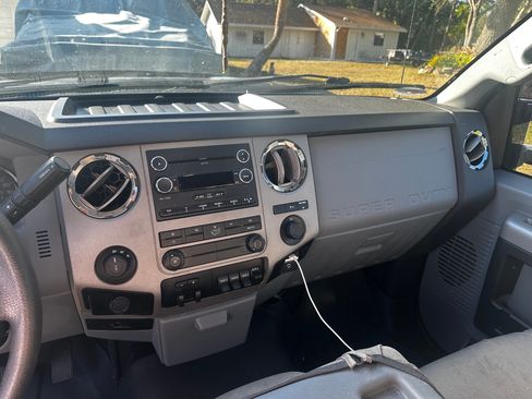 Used 2016 Ford F250 XLT w/ XLT Value Package image 8