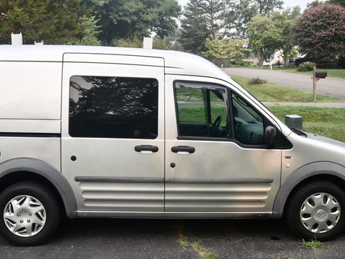 Used 2010 Ford Transit Connect XLT FWD image 6