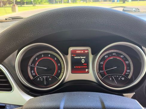 Used 2019 Dodge Journey SE FWD image 6
