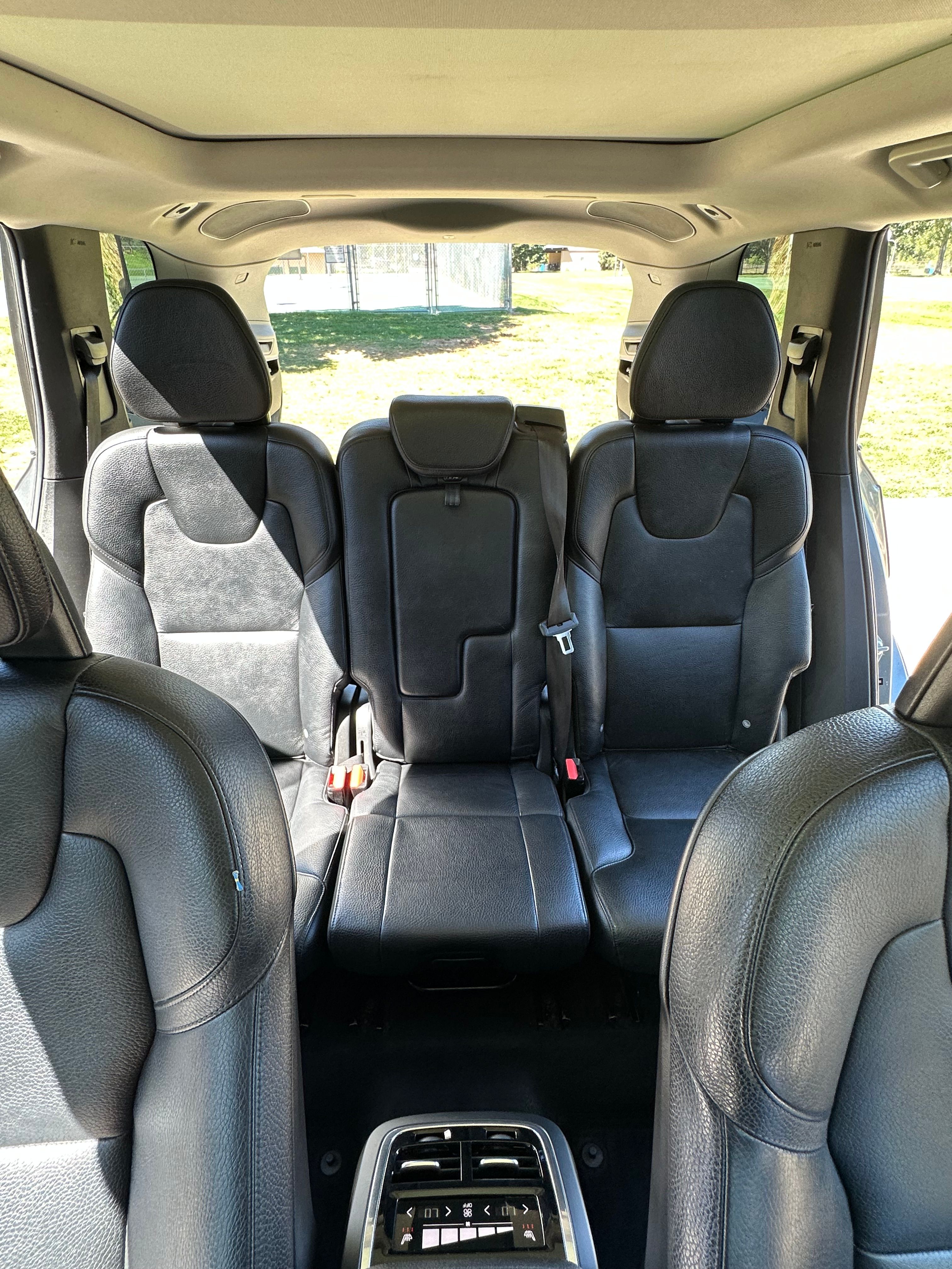 Used 2016 Volvo XC90 T6 Momentum w/ Momentum Plus Package AWD/4WD image 19
