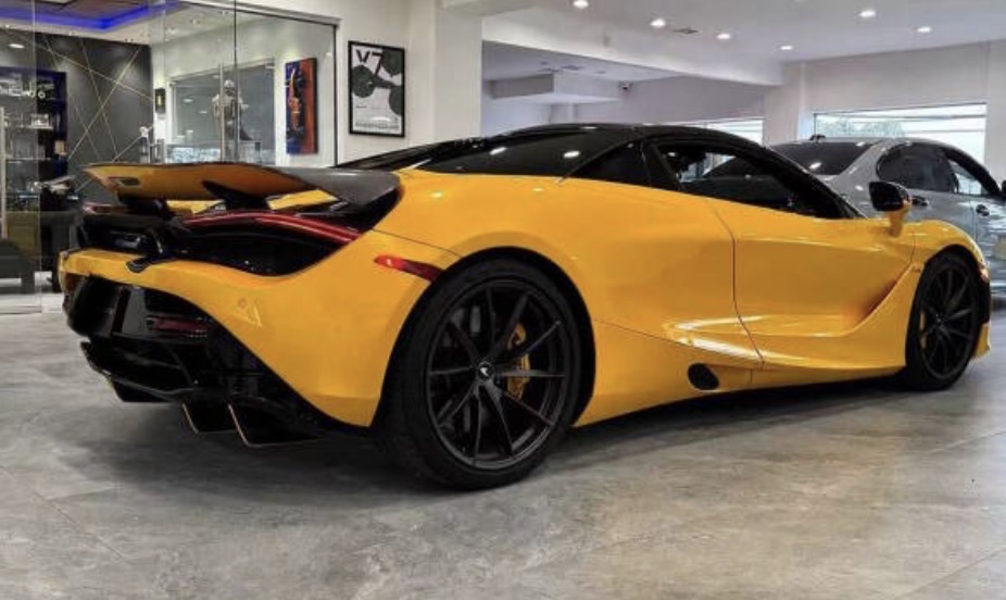 Used 2021 McLaren 720S Spider RWD image 19