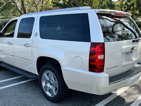 Used 2010 Chevrolet Suburban LTZ image 4
