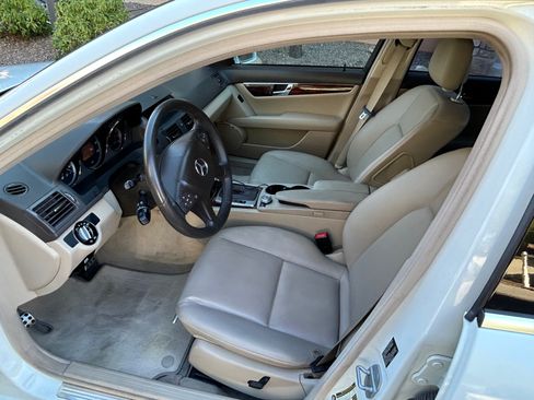 Used 2010 Mercedes-Benz C 300 Sedan image 11