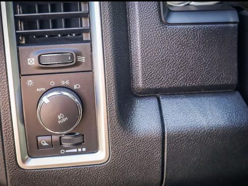 Used 2016 RAM 1500 Limited image 26