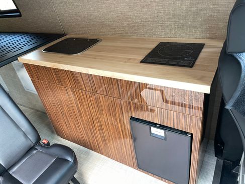Used 2023 Mercedes-Benz Sprinter 2500 image 9