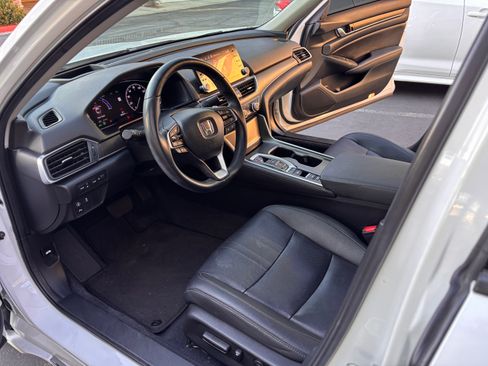 Used 2020 Honda Accord Touring image 10