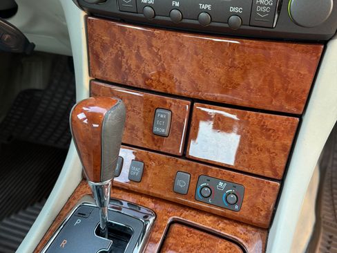 Used 2004 Lexus LS 430 RWD image 11