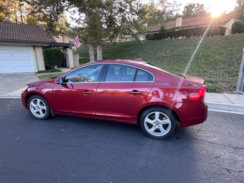 Used 2012 Volvo S60 T5 image 4