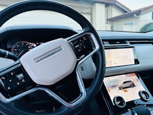 Used 2022 Land Rover Range Rover Velar R-Dynamic S image 14