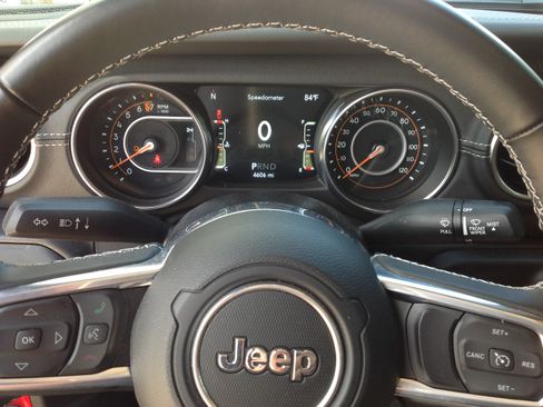 Used 2022 Jeep Gladiator Overland w/ Popular Equipment Package image 2