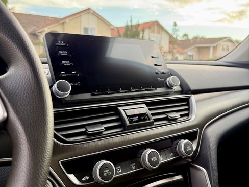 Used 2019 Honda Accord LX image 5