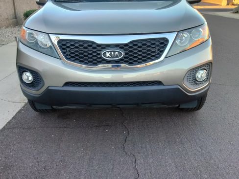 Used 2013 Kia Sorento EX image 2