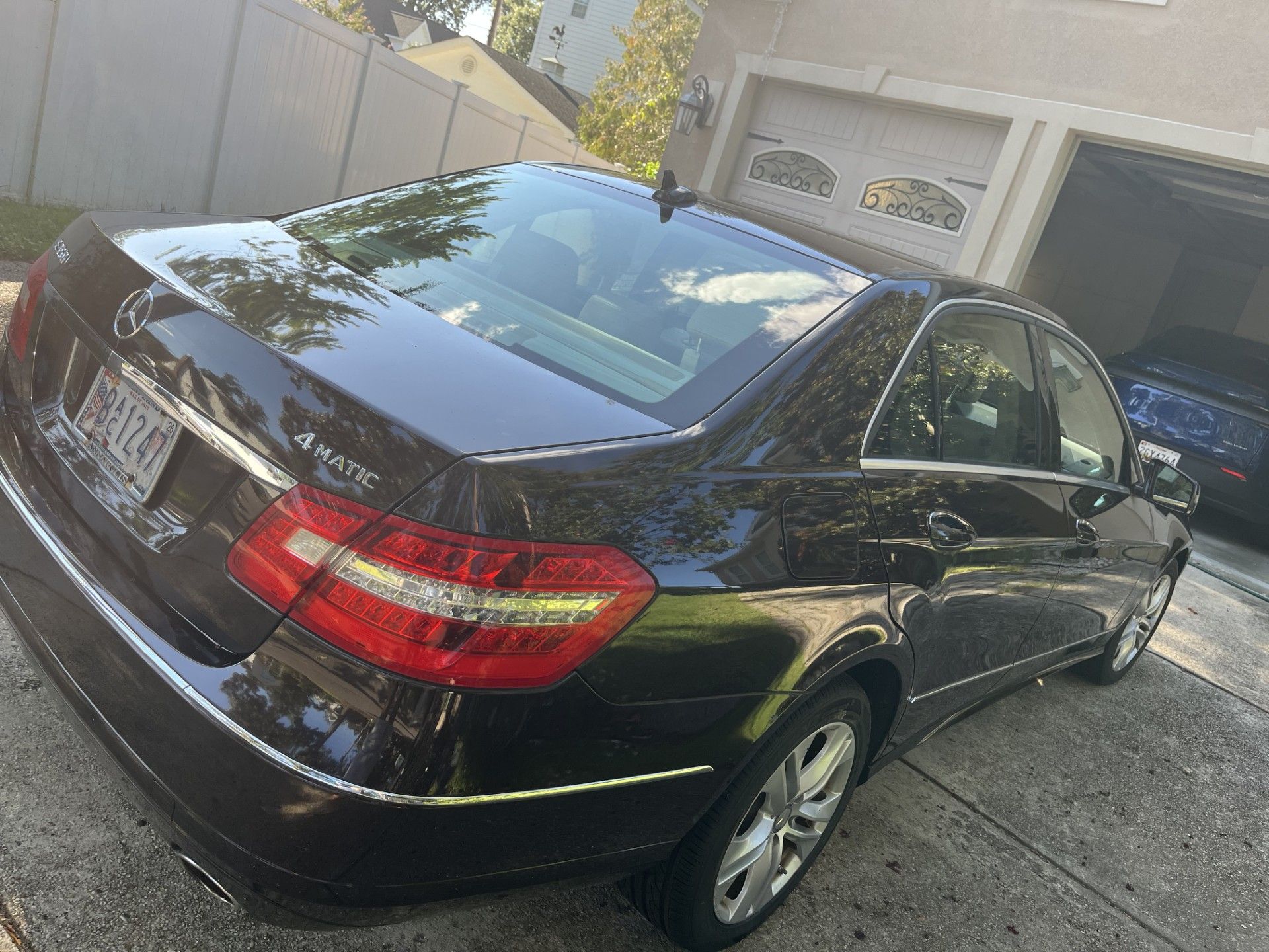 Used 2011 Mercedes-Benz E 350 4MATIC Sedan image 1