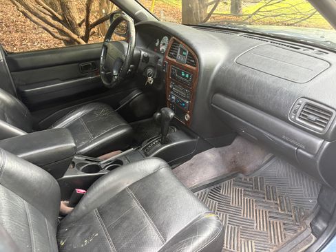Used 2001 Nissan Pathfinder LE AWD/4WD image 7