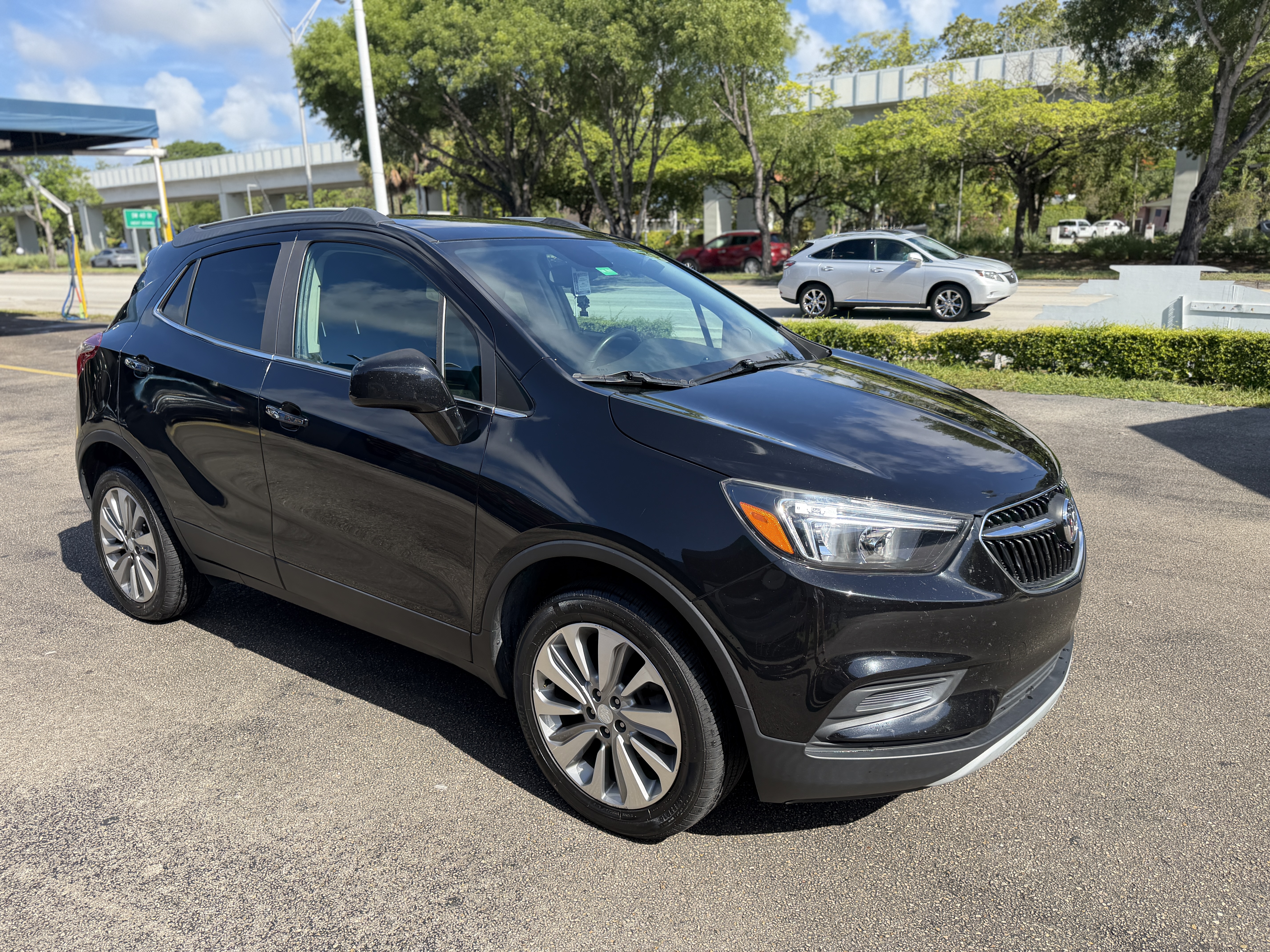 Used 2020 Buick Encore Preferred AWD/4WD image 13