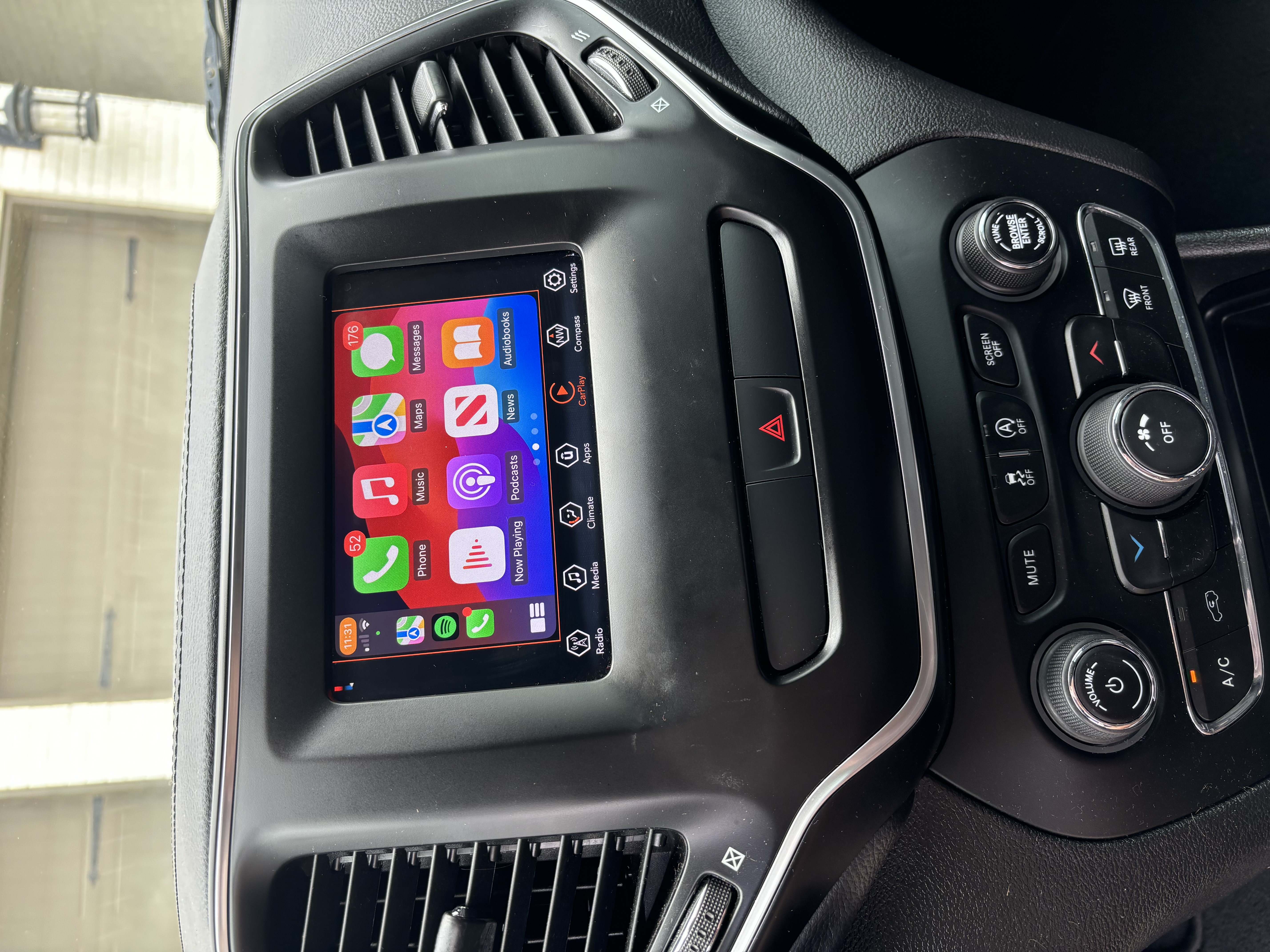 Used 2019 Jeep Cherokee Latitude w/ Popular Appearance Group FWD image 10