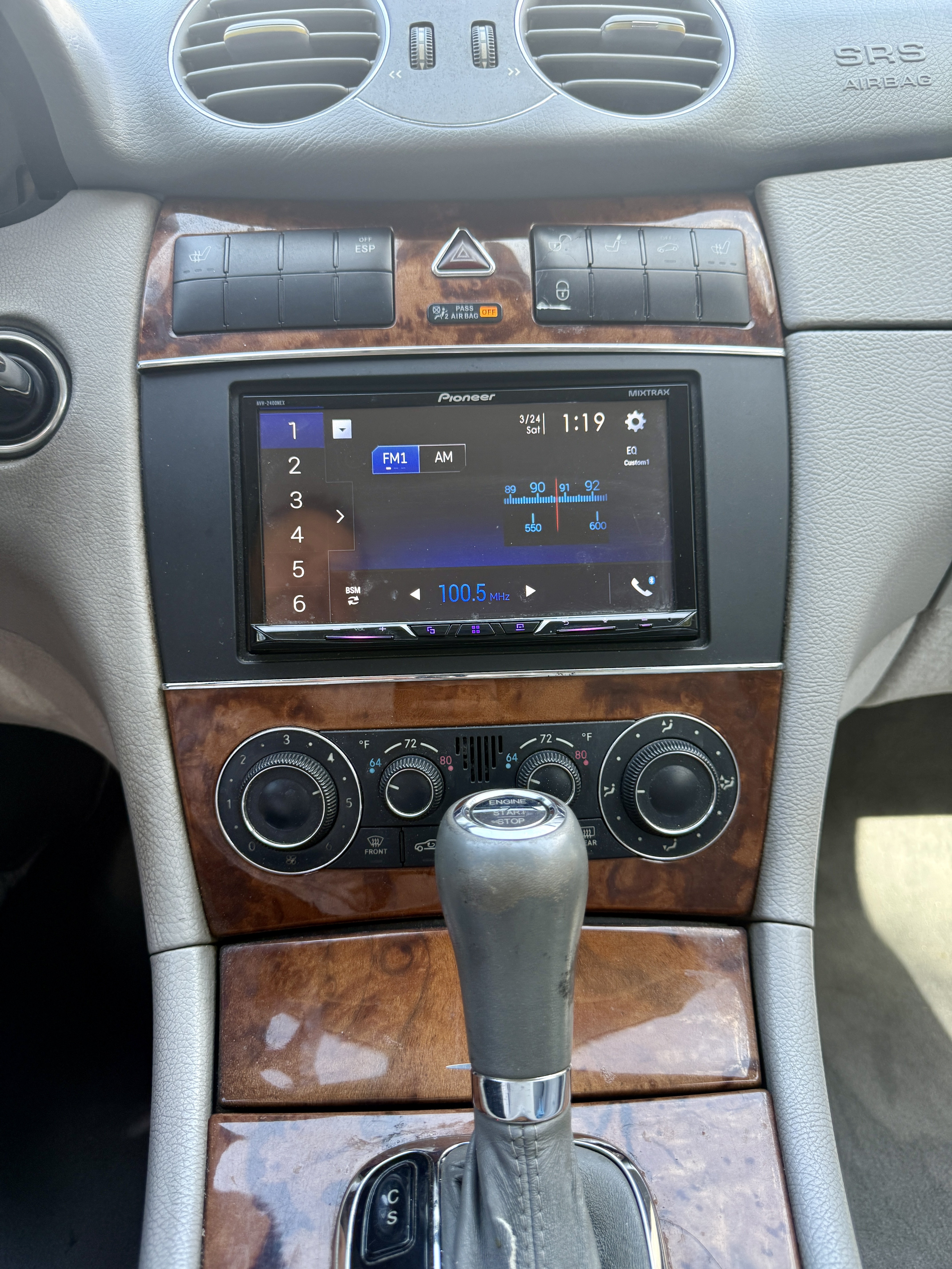 Used 2005 Mercedes-Benz CLK 320 Cabriolet image 8