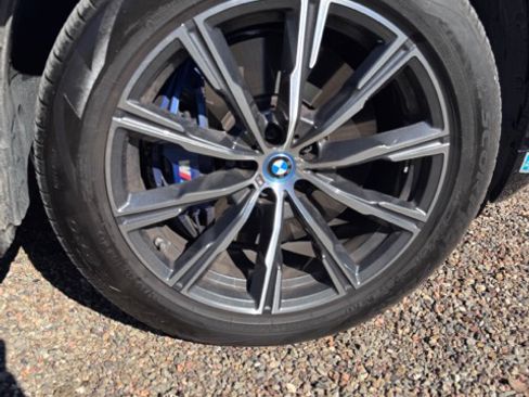 Used 2025 BMW X5 xDrive50e w/ M Sport Package image 8