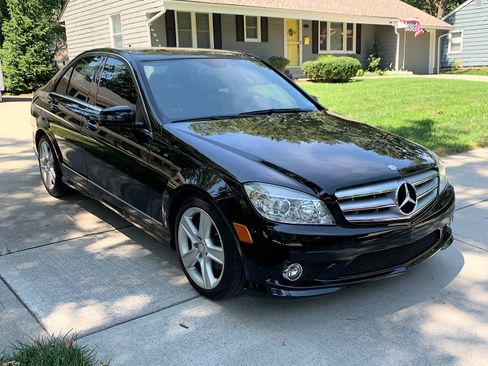 Used 2010 Mercedes-Benz C 300 Sedan image 11