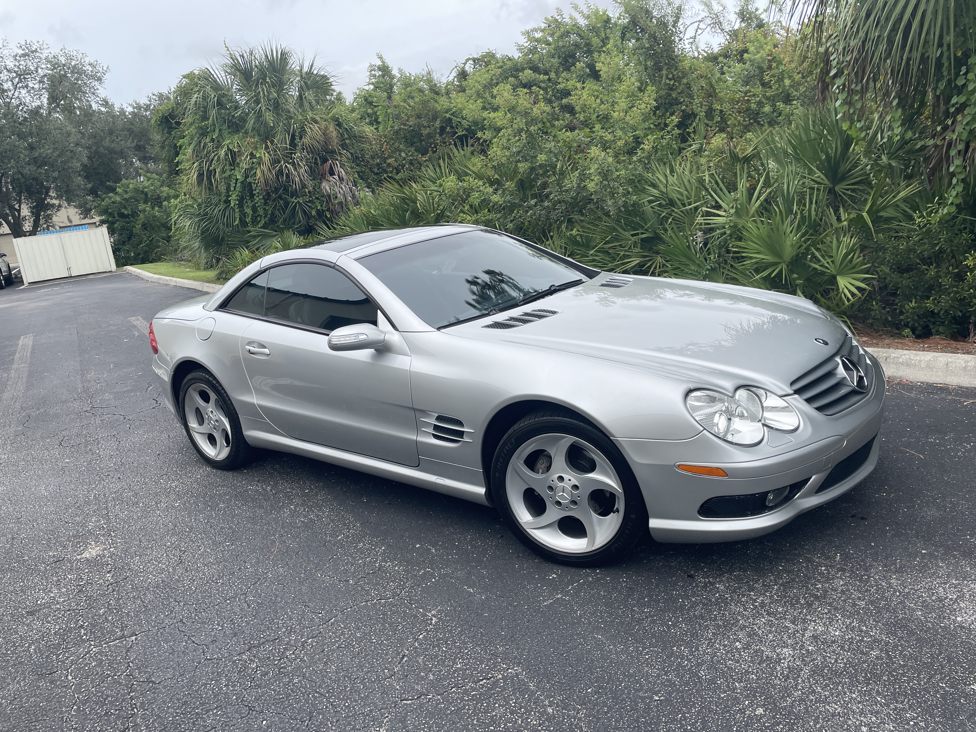 Used 2004 Mercedes-Benz SL 500 w/ AMG Sport Pkg image 1