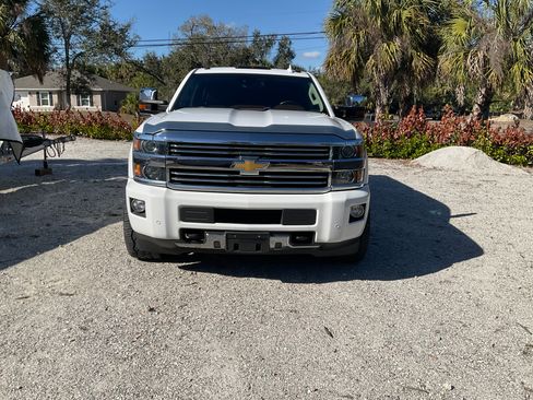 Used 2016 Chevrolet Silverado 2500 High Country w/ Duramax Plus Package image 4