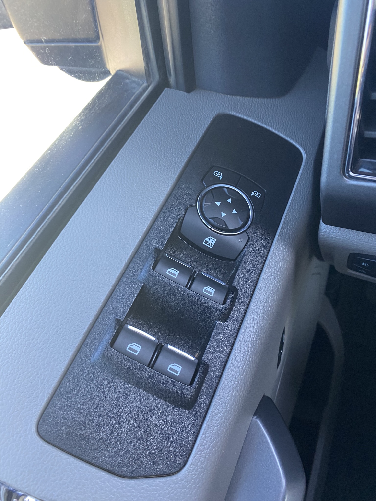 Used 2022 Ford F250 XLT w/ Black Appearance Package AWD/4WD image 15