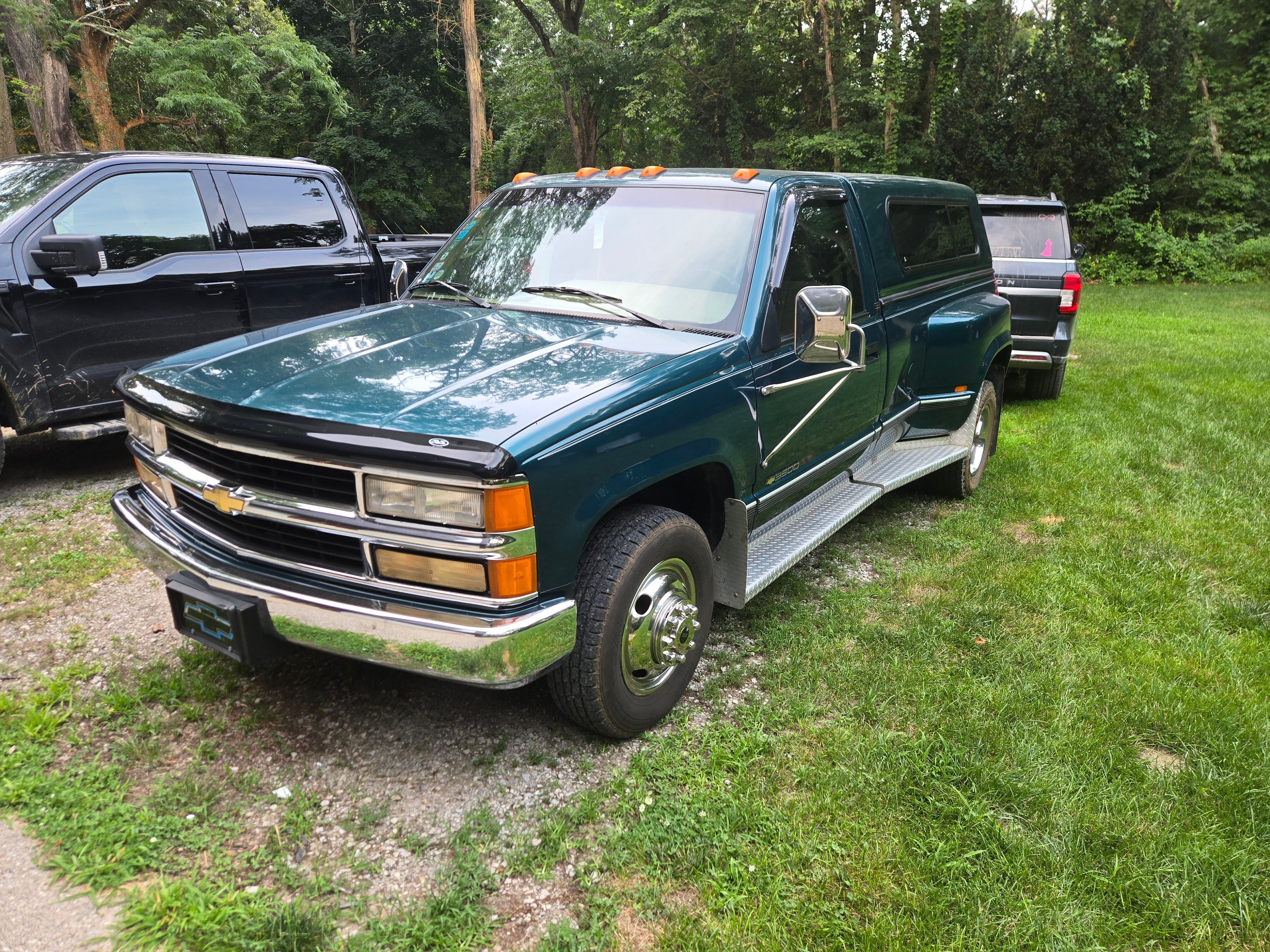 Used 1995 Chevrolet Silverado 3500 2WD Regular Cab image 1
