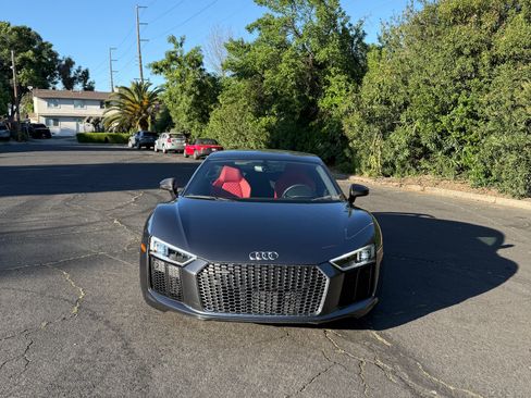 Used 2018 Audi R8 V10 plus image 10