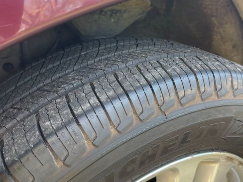 Used 2000 Subaru Outback Wagon image 8